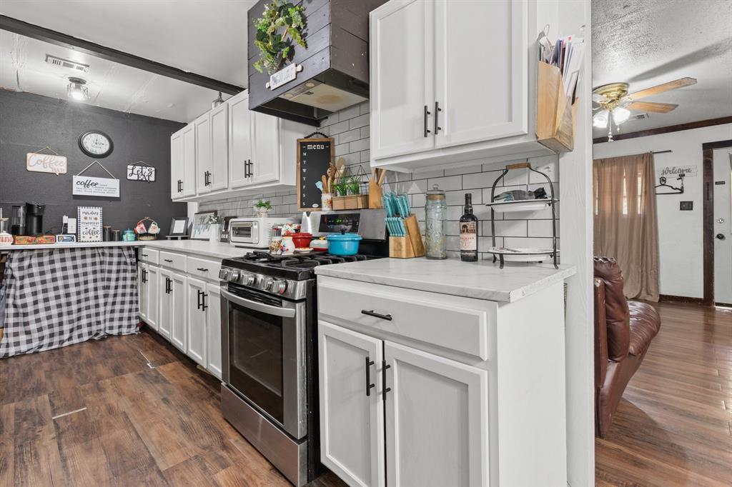 408 John Street Property Photo 15
