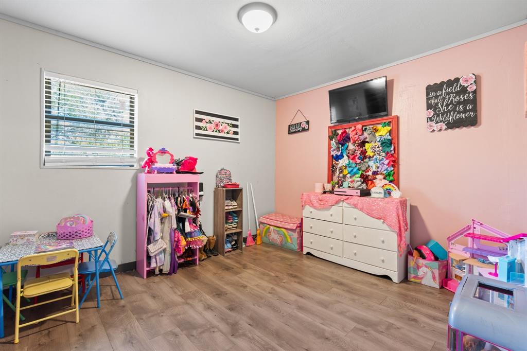 408 John Street Property Photo 23