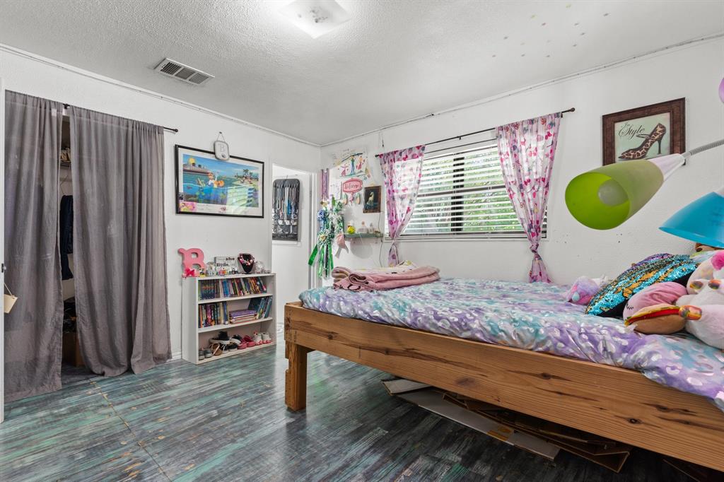 408 John Street Property Photo 25