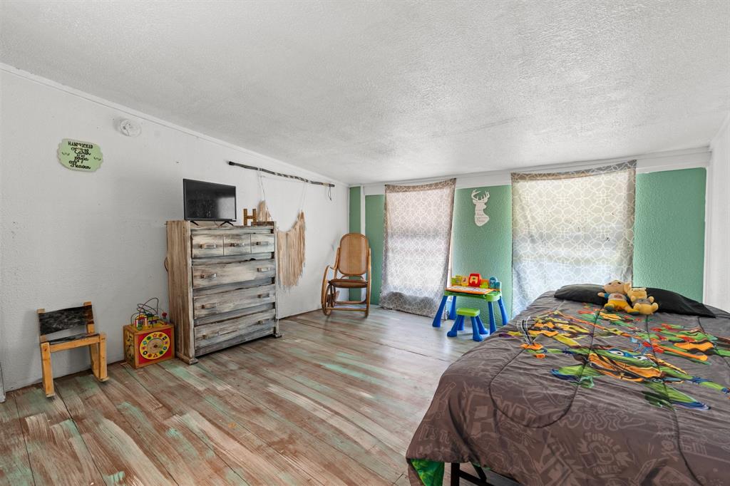 408 John Street Property Photo 28