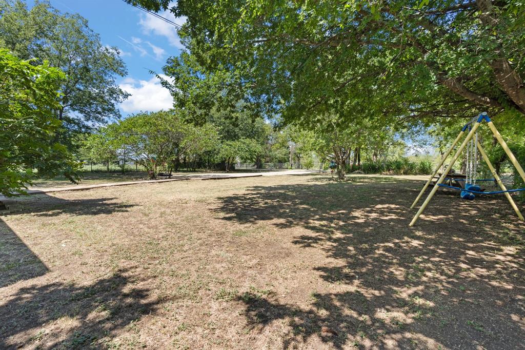 408 John Street Property Photo 33