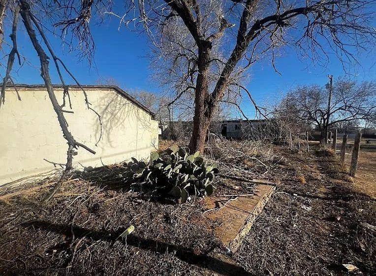 1010 W 6th Street Property Photo 2