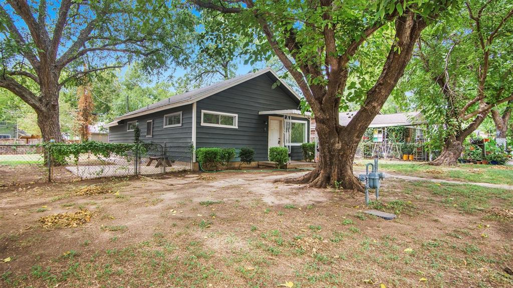 1111 Saint Edwards Street Property Photo 3