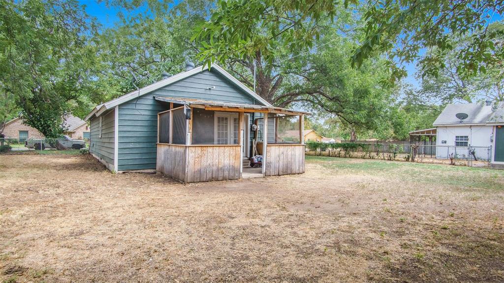 1111 Saint Edwards Street Property Photo 22
