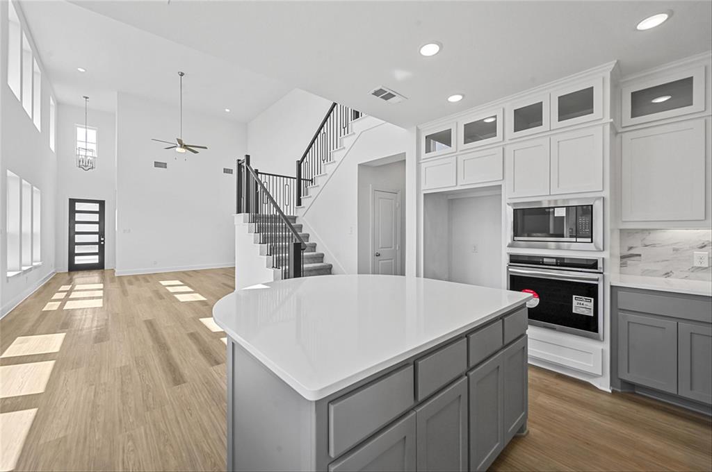 2712 Holland Court Property Photo 4