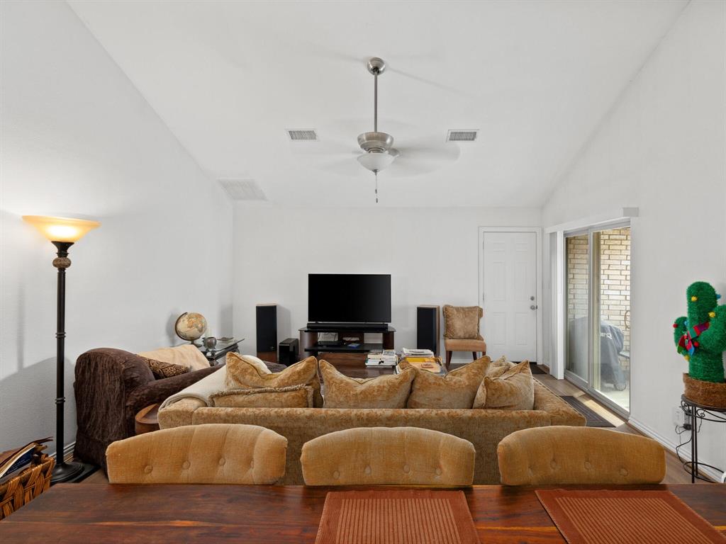 6504 Lago Vista Drive Property Photo 11