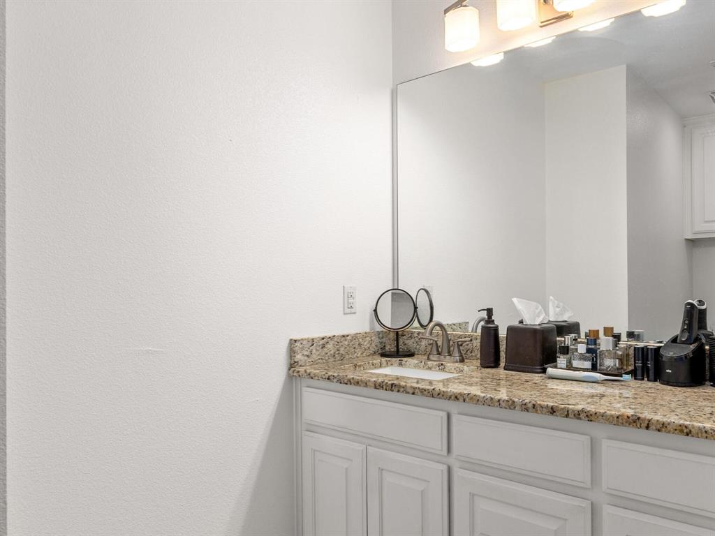 6504 Lago Vista Drive Property Photo 19