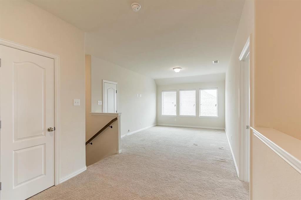 995 Canterbury Lane Property Photo 10