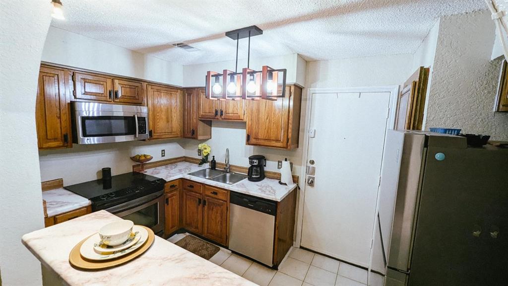 13217 Emily Road 3103 Property Photo 9