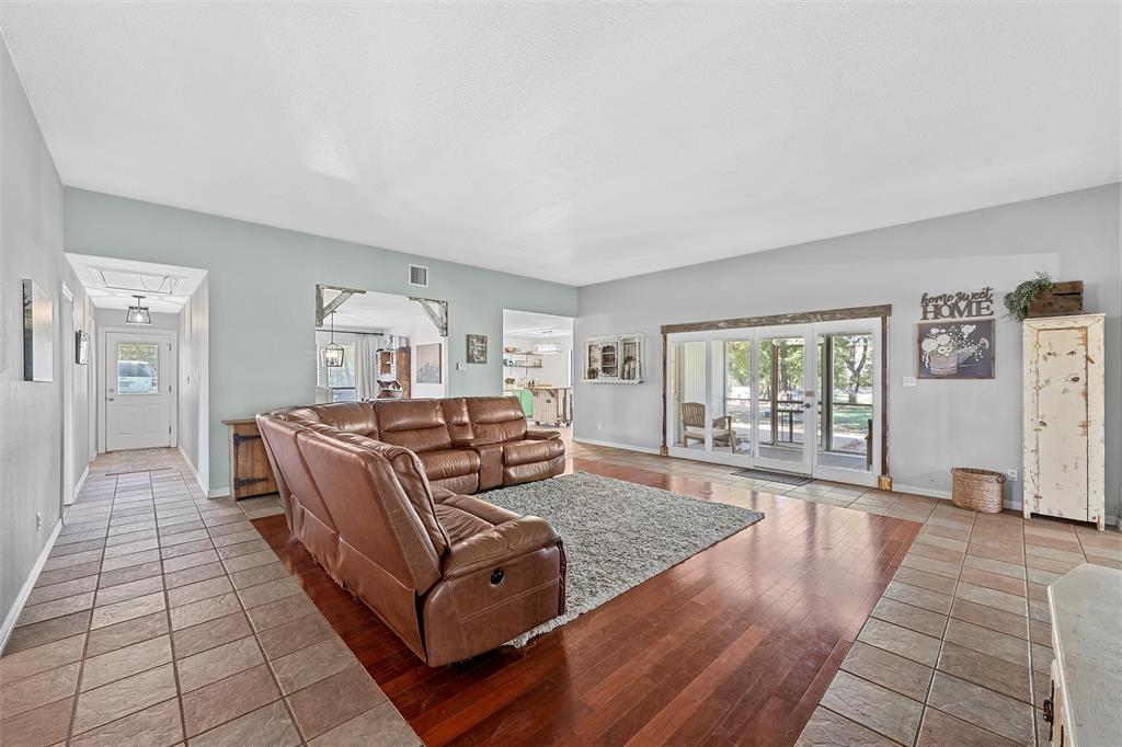 837 Hcr 2421 Property Photo 10