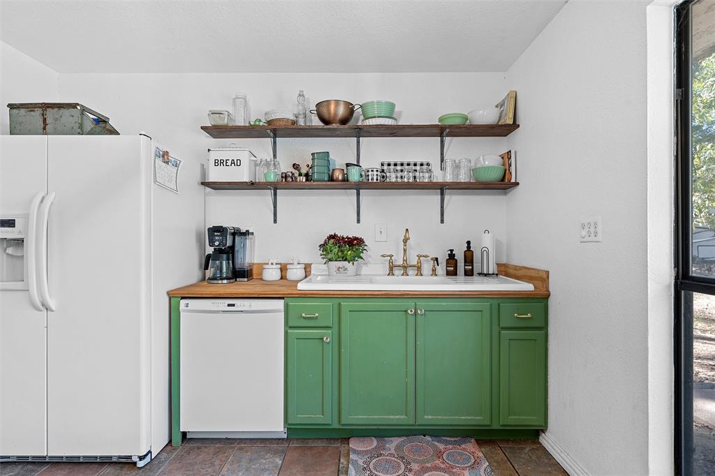 837 Hcr 2421 Property Photo 20