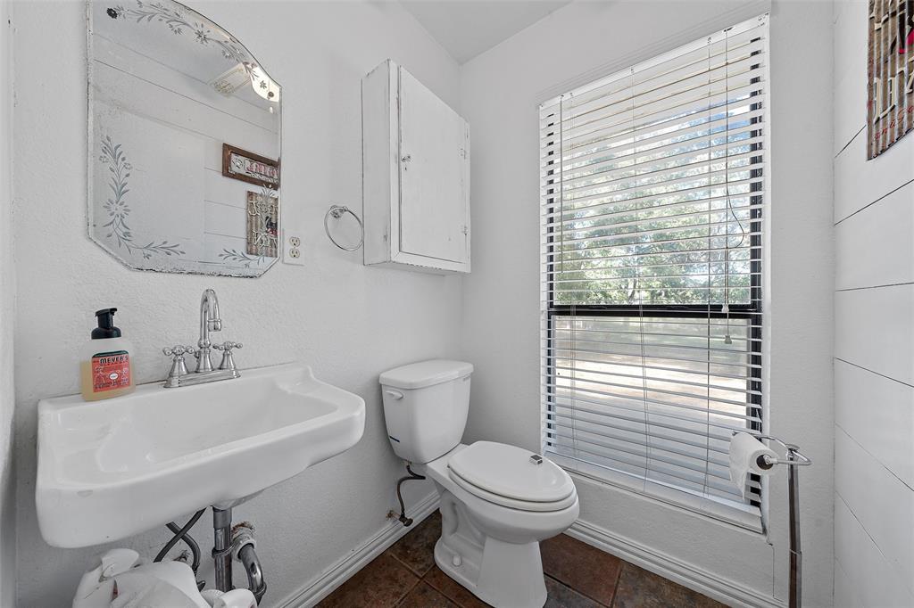 837 Hcr 2421 Property Photo 21