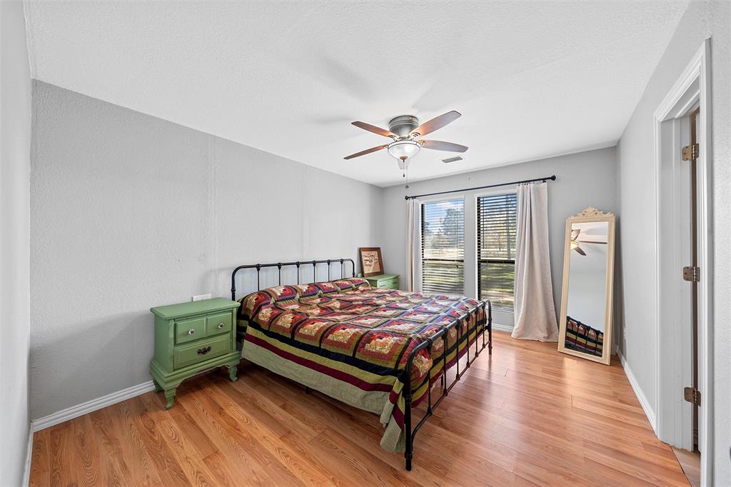 837 Hcr 2421 Property Photo 22