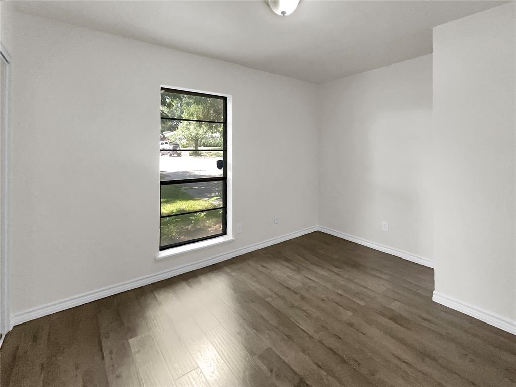 6102 Lakecrest Drive Property Photo 10