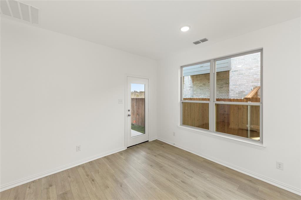 1672 Gracehill Way Property Photo 10