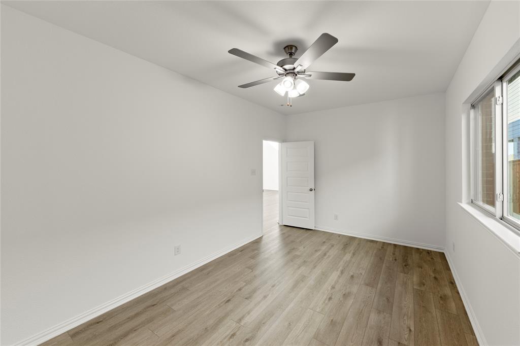 1672 Gracehill Way Property Photo 12