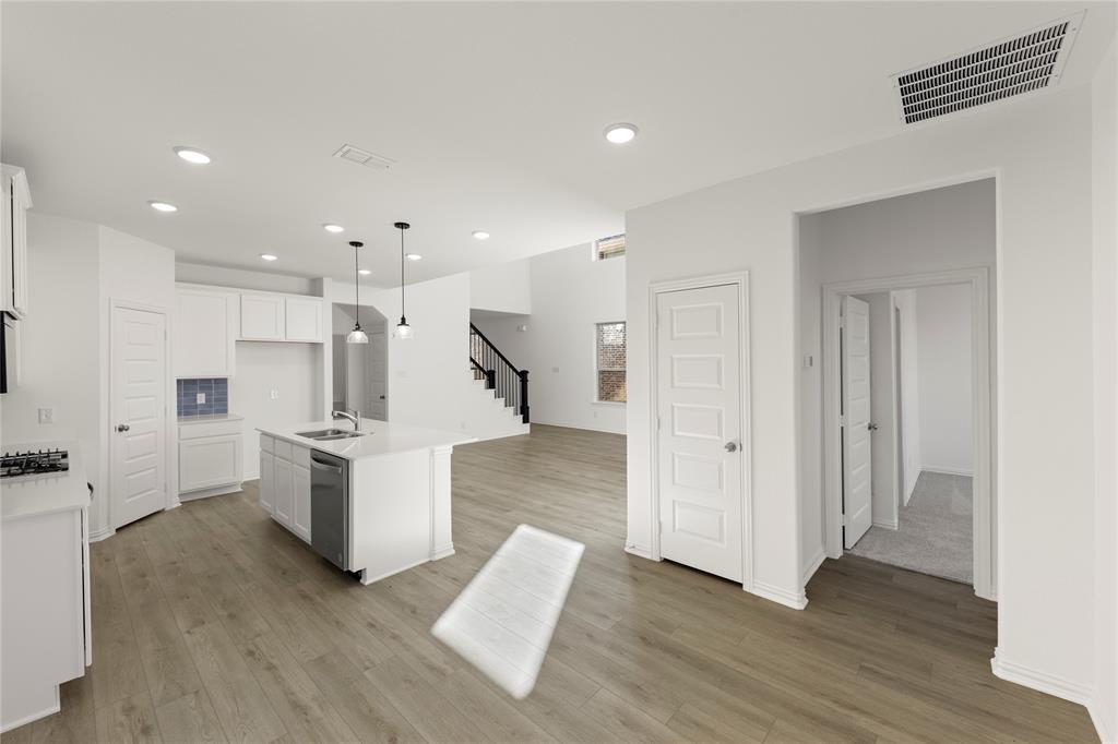 1672 Gracehill Way Property Photo 13