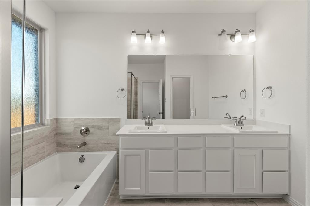 1672 Gracehill Way Property Photo 16