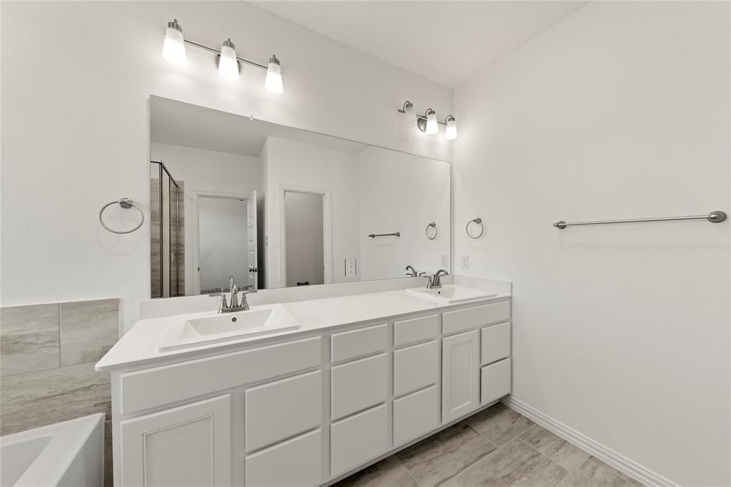 1672 Gracehill Way Property Photo 17