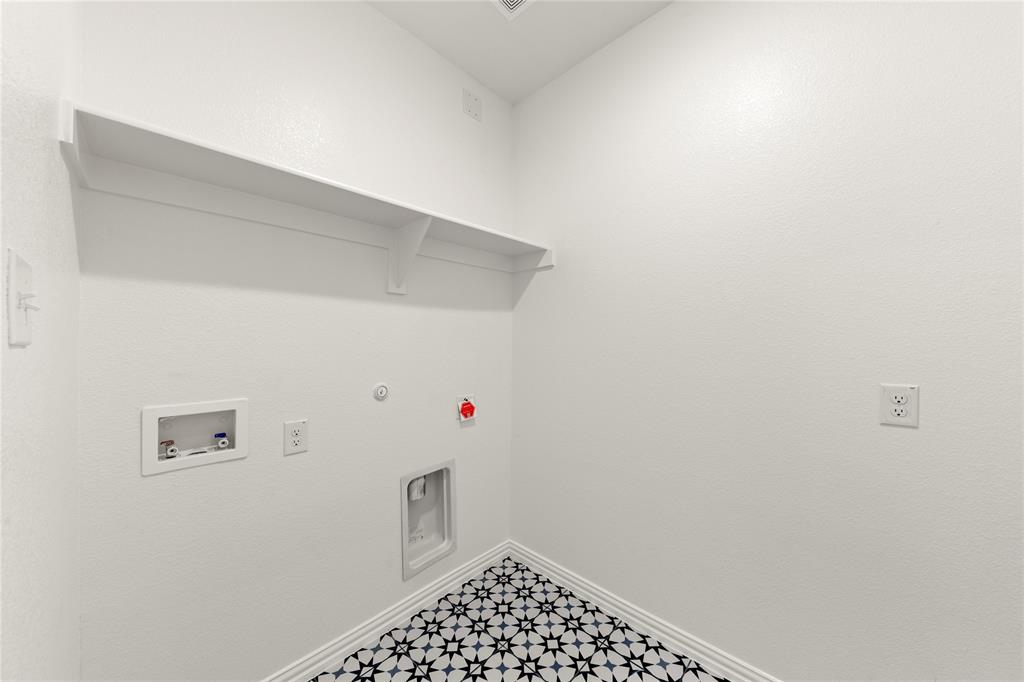 1672 Gracehill Way Property Photo 20