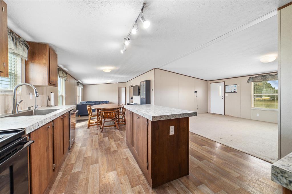 14426 Cr 211 Property Photo 4