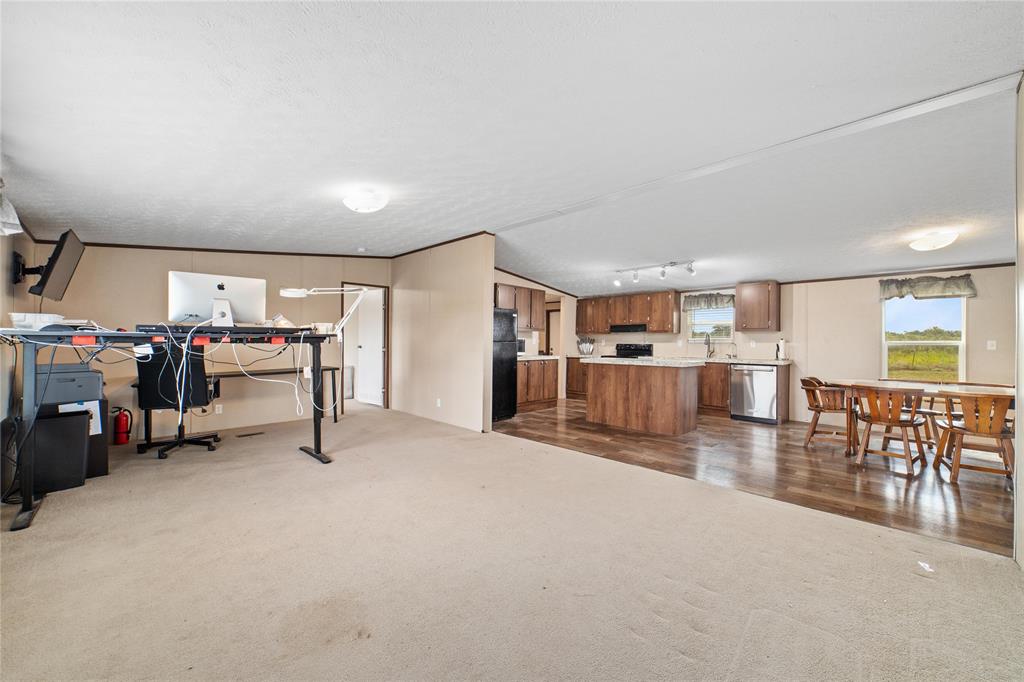 14426 Cr 211 Property Photo 5