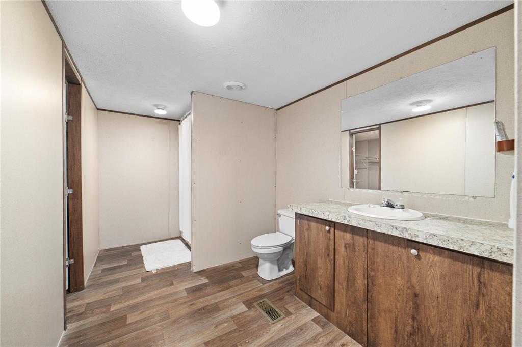 14426 Cr 211 Property Photo 9