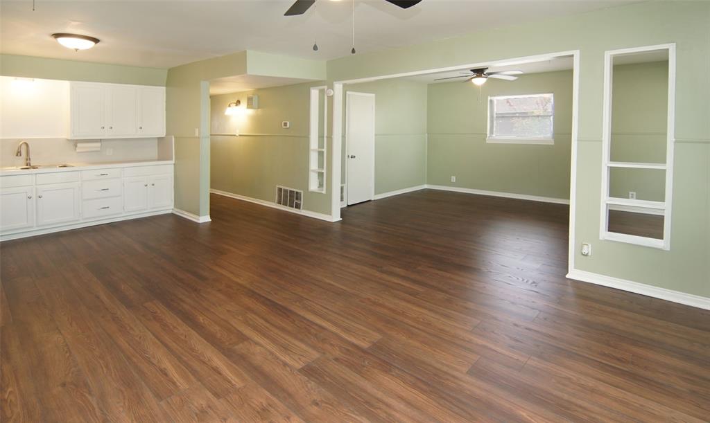 1302 Joslin Street Property Photo 2