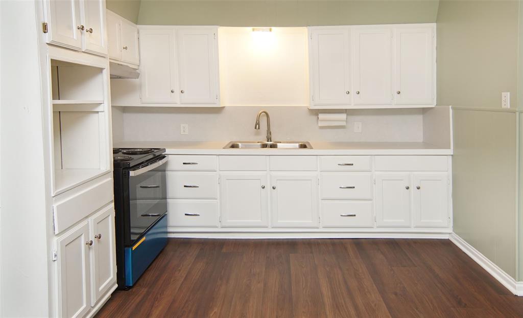 1302 Joslin Street Property Photo 3