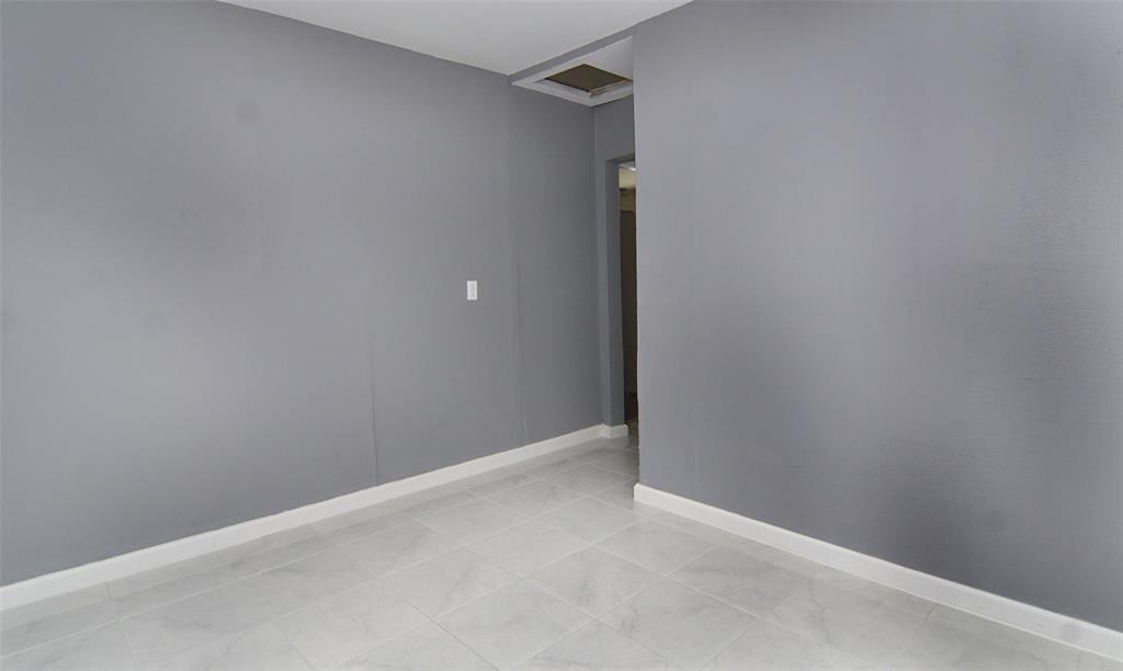 1302 Joslin Street Property Photo 6
