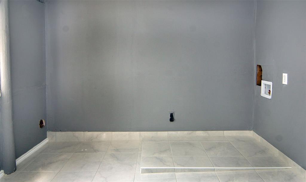 1302 Joslin Street Property Photo 9