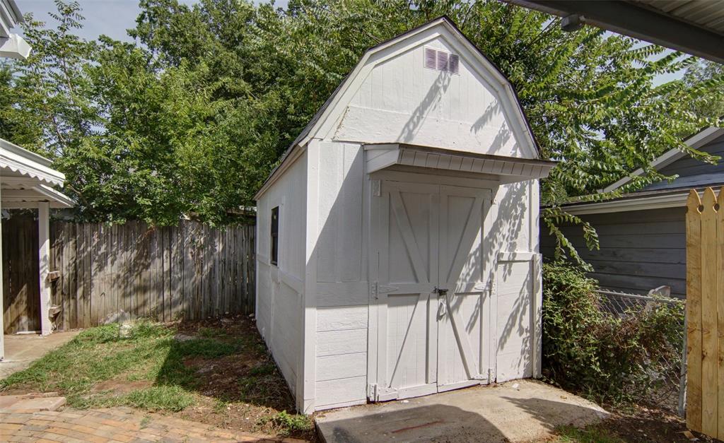 1302 Joslin Street Property Photo 11