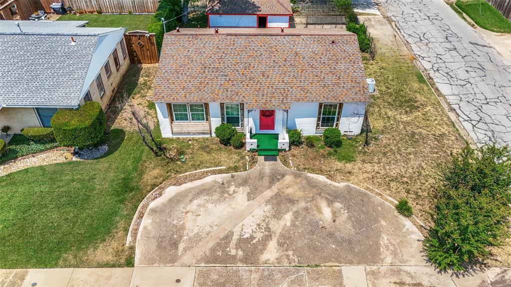 4827 Wateka Drive Property Photo 2