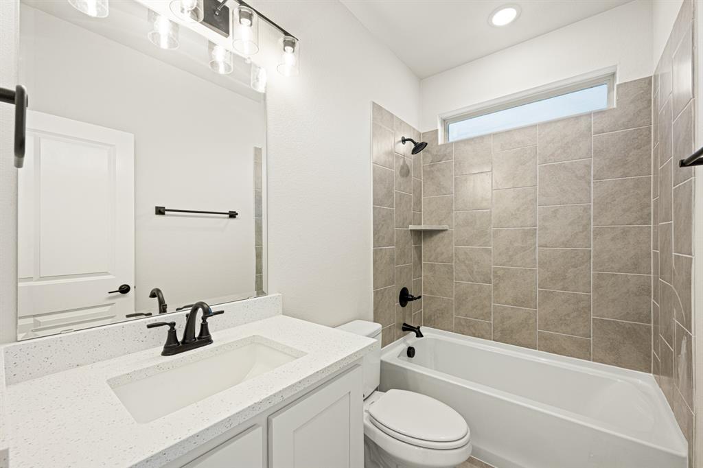833 Yosemite Drive Property Photo 9