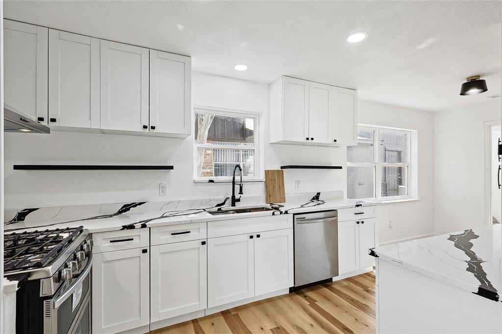 3330 Brook Glen Drive Property Photo