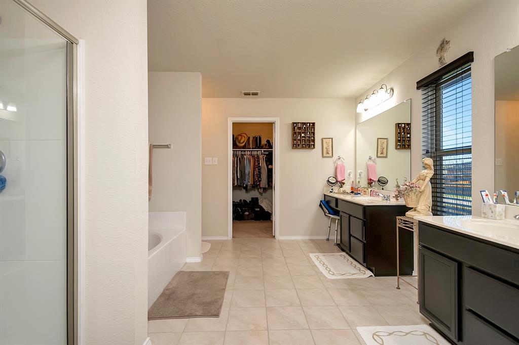 4216 Glen Abbey Drive Property Photo 15