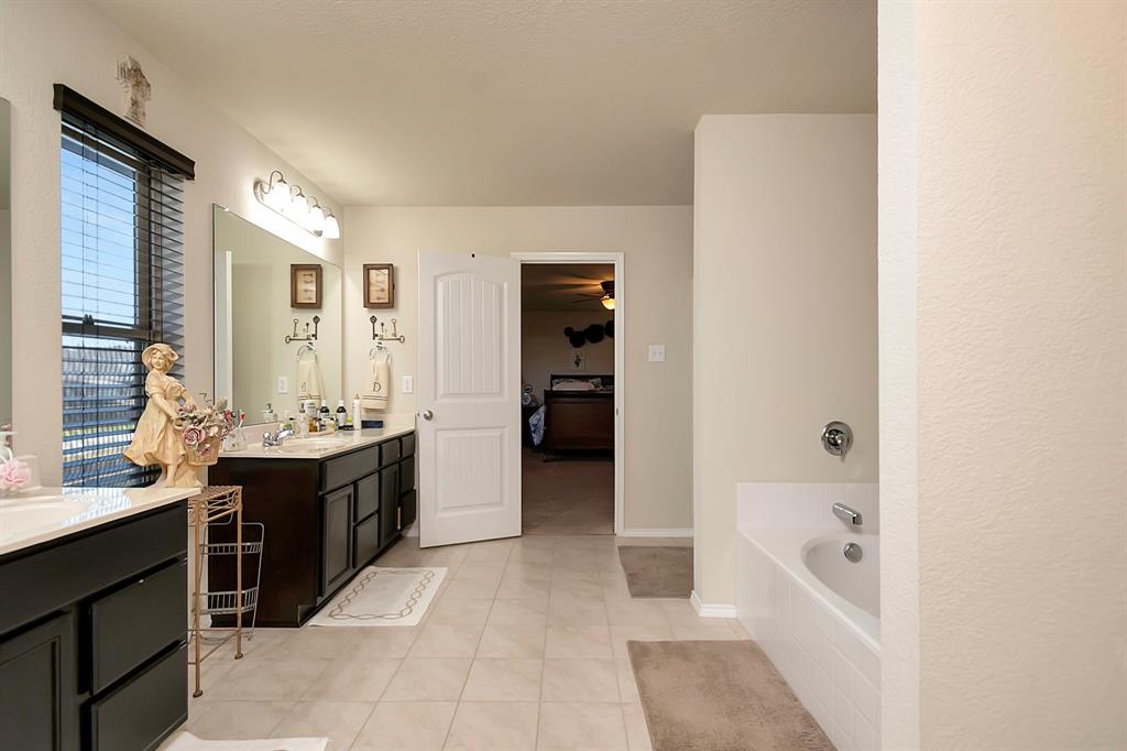 4216 Glen Abbey Drive Property Photo 17