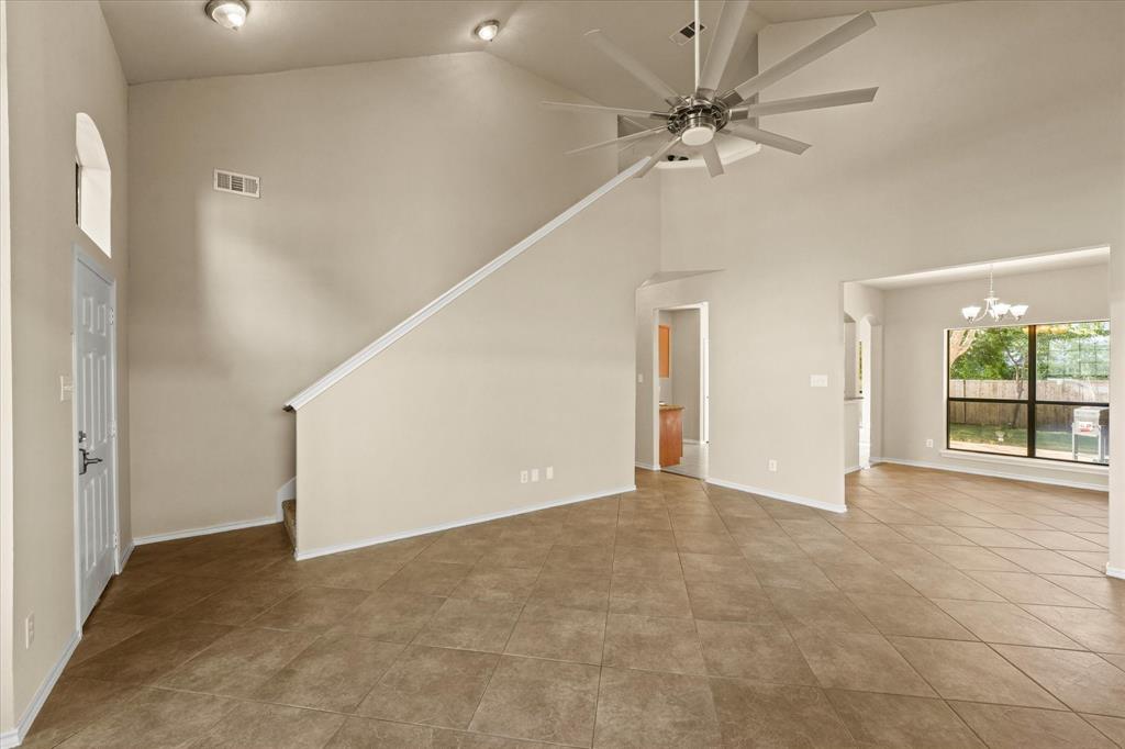 809 Westwood Court Property Photo 4