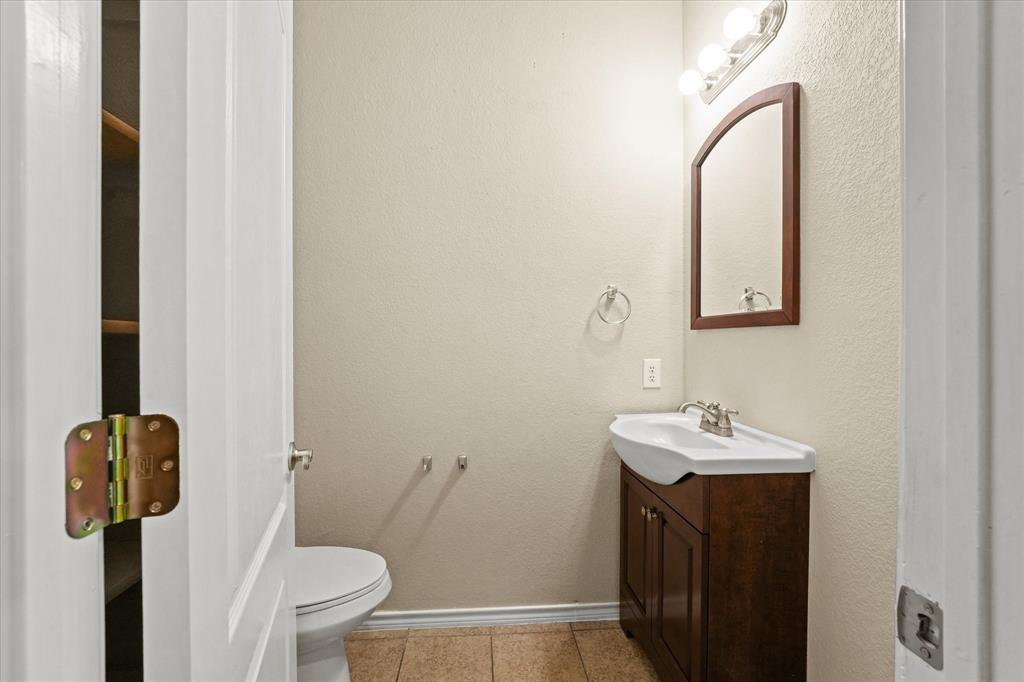 809 Westwood Court Property Photo 17