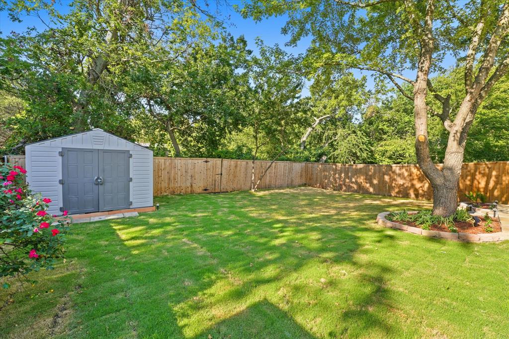 809 Westwood Court Property Photo 26