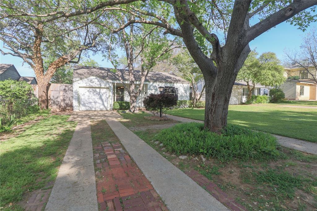 704 N Bailey Avenue Property Photo 2