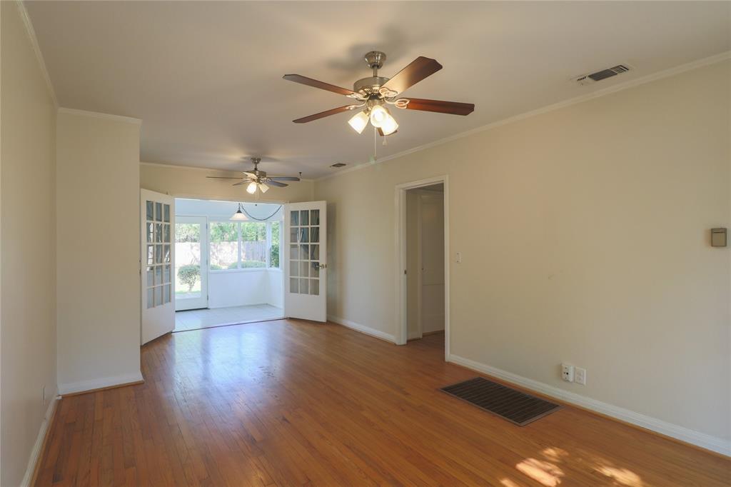 704 N Bailey Avenue Property Photo 7