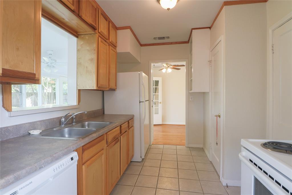 704 N Bailey Avenue Property Photo 11