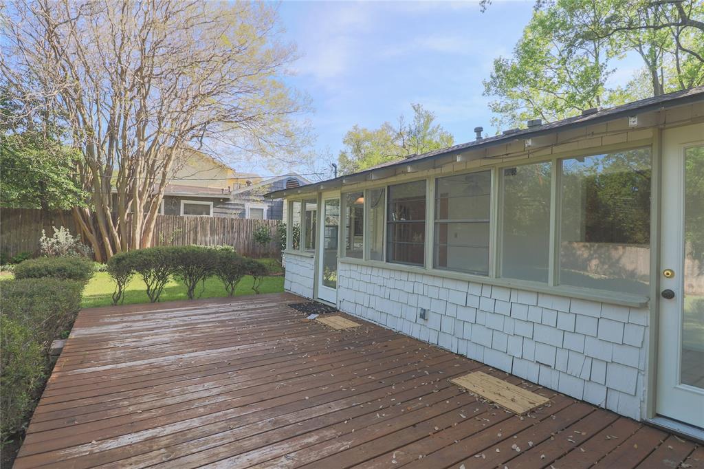 704 N Bailey Avenue Property Photo 19