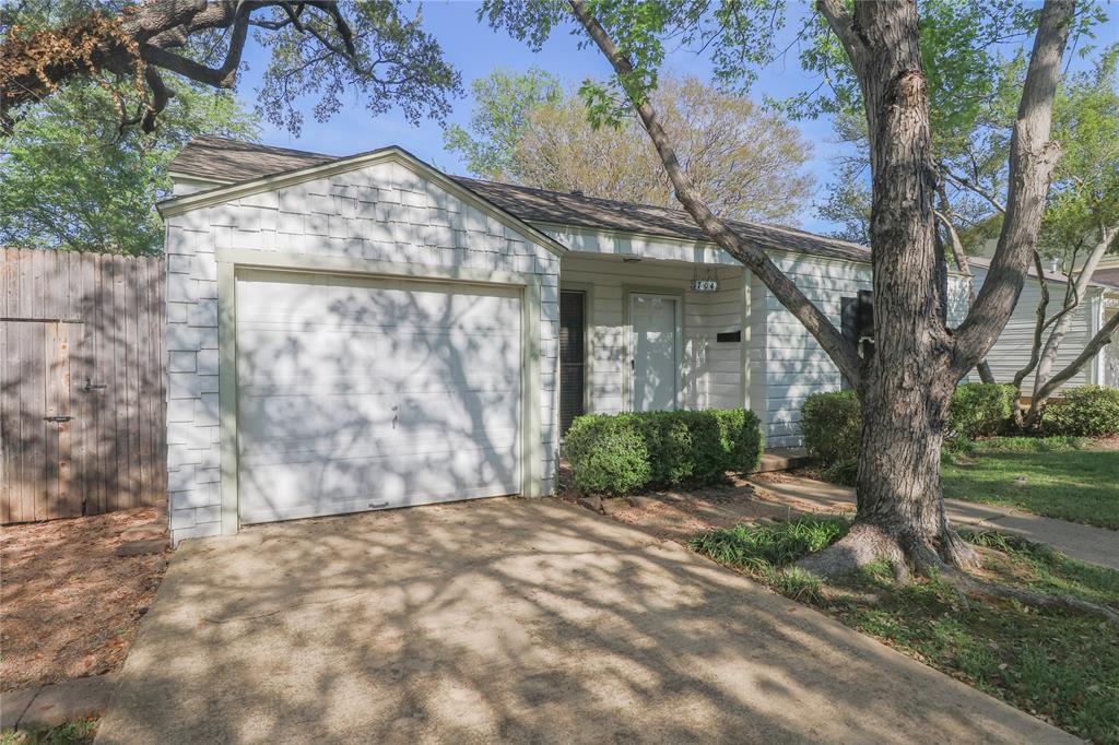 704 N Bailey Avenue Property Photo 23