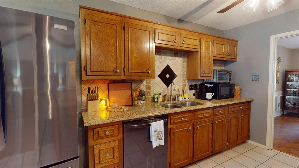 209 Colonial Circle Property Photo 4