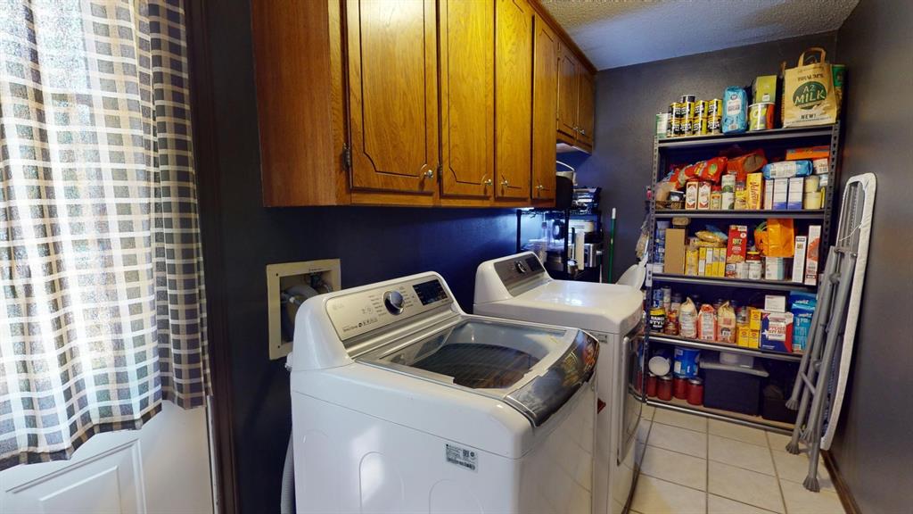 209 Colonial Circle Property Photo 7