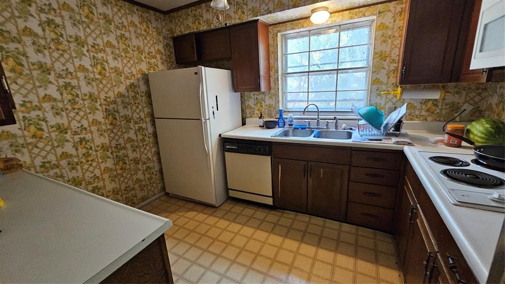 124 Oak Springs Boulevard Property Photo 9
