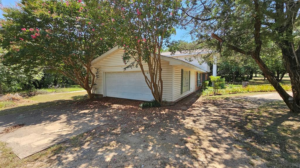124 Oak Springs Boulevard Property Photo 32
