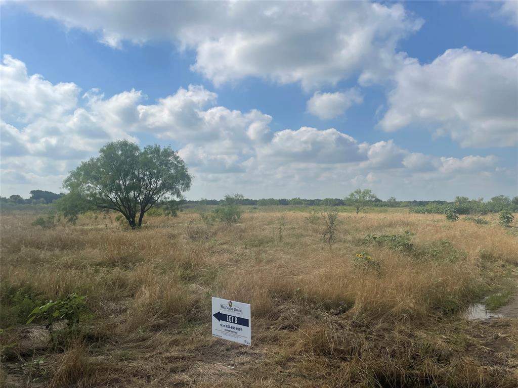 910 Prairie View Road Property Photo 4